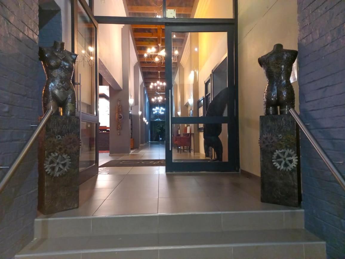 Safari Hotel & Convention Centre Rustenburg Eksteriør billede